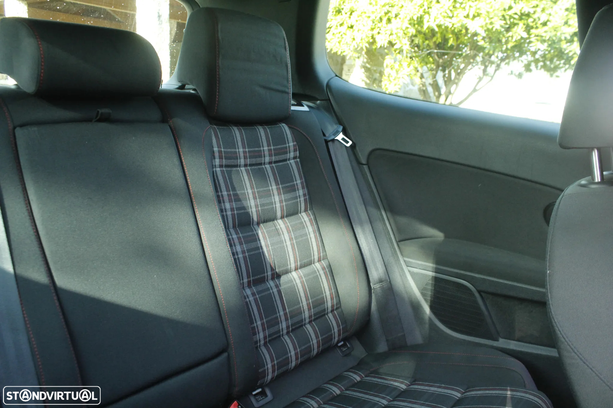 VW Golf 2.0 GTI DSG - 50