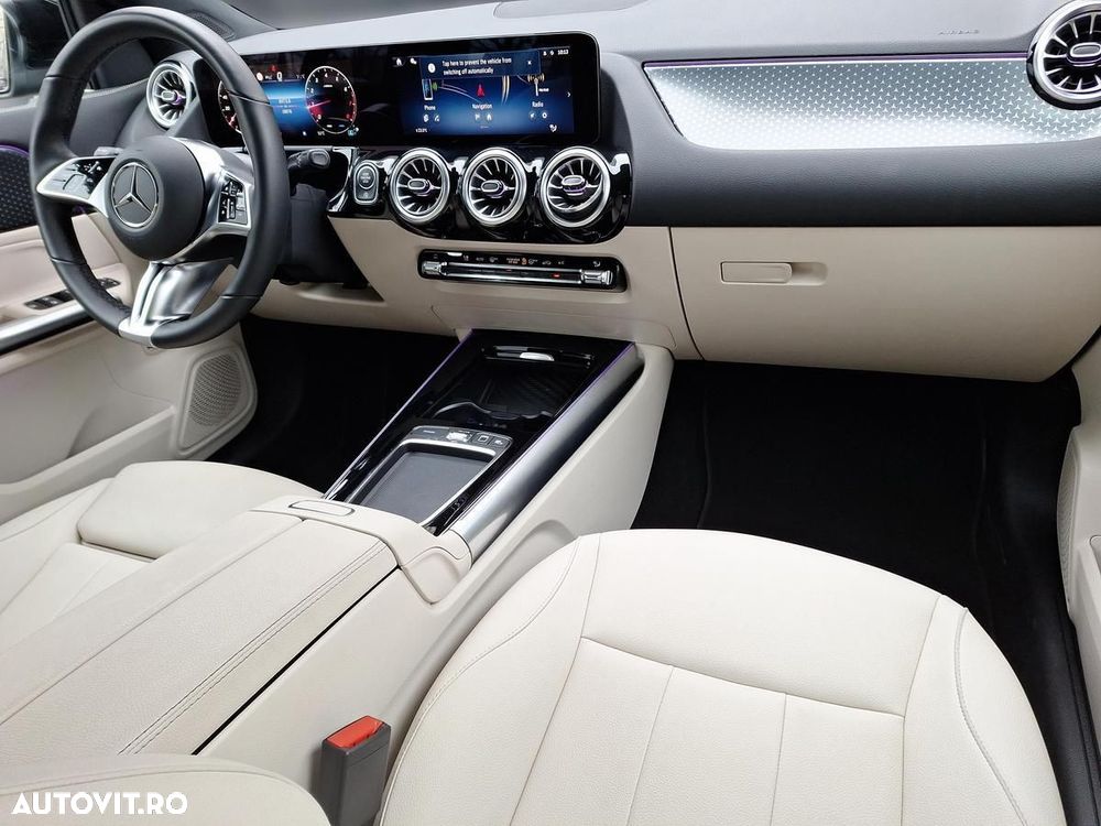 Mercedes-Benz GLA - 13