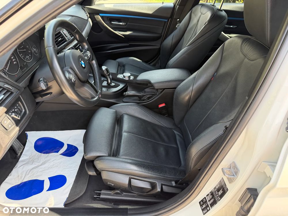 BMW Seria 3 320d xDrive M Sport - 10