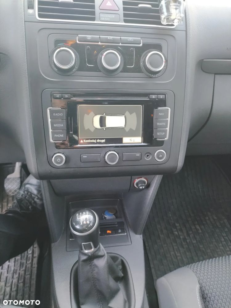 Volkswagen Touran 1.6 TDI DPF BlueMot Comfortline - 14