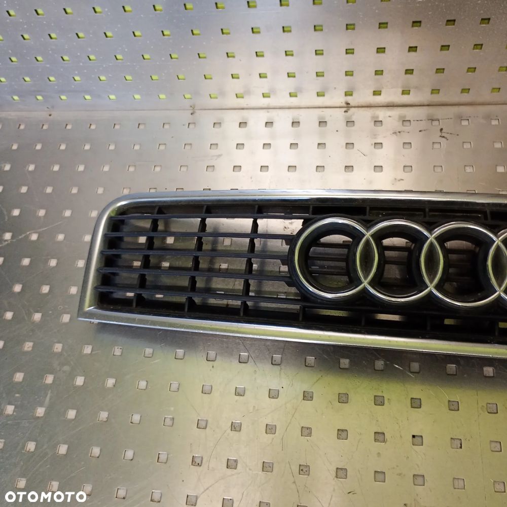 Atrapa Audi A4 B6 8E0853651F - 3