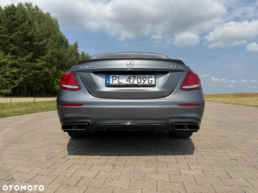 Mercedes-Benz Klasa E AMG 63 S 4Matic+ AMG Speedshift MCT-9G - 13