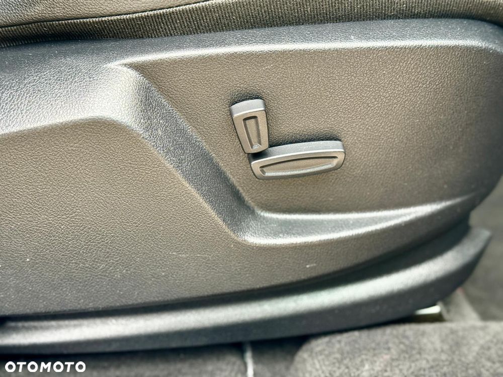 Ford S-Max 2.0 TDCi DPF Titanium X - 22