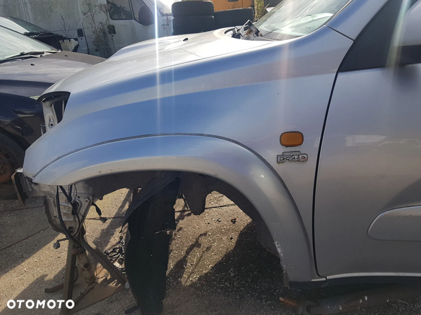 TOYOTA RAV4 BŁOTNIK LEWY