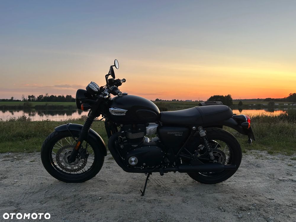 Triumph Bonneville - 8