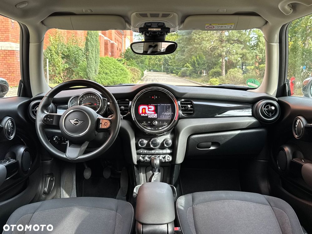 MINI Cooper Essential Trim - 28