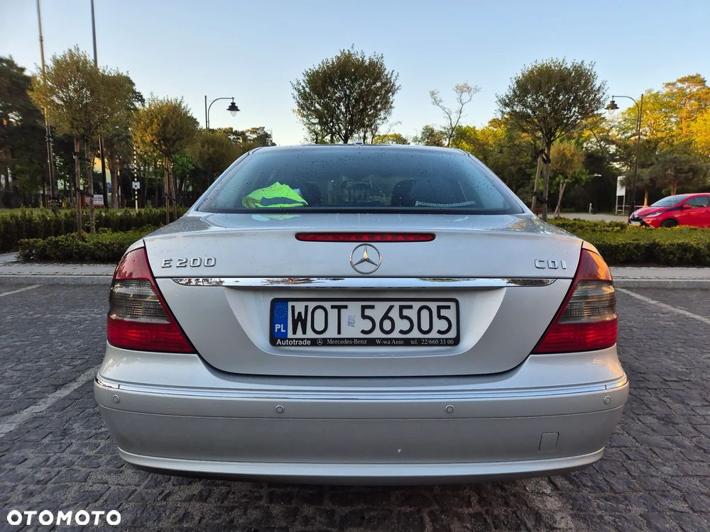 Mercedes-Benz Klasa E 200 CDI Classic - 15
