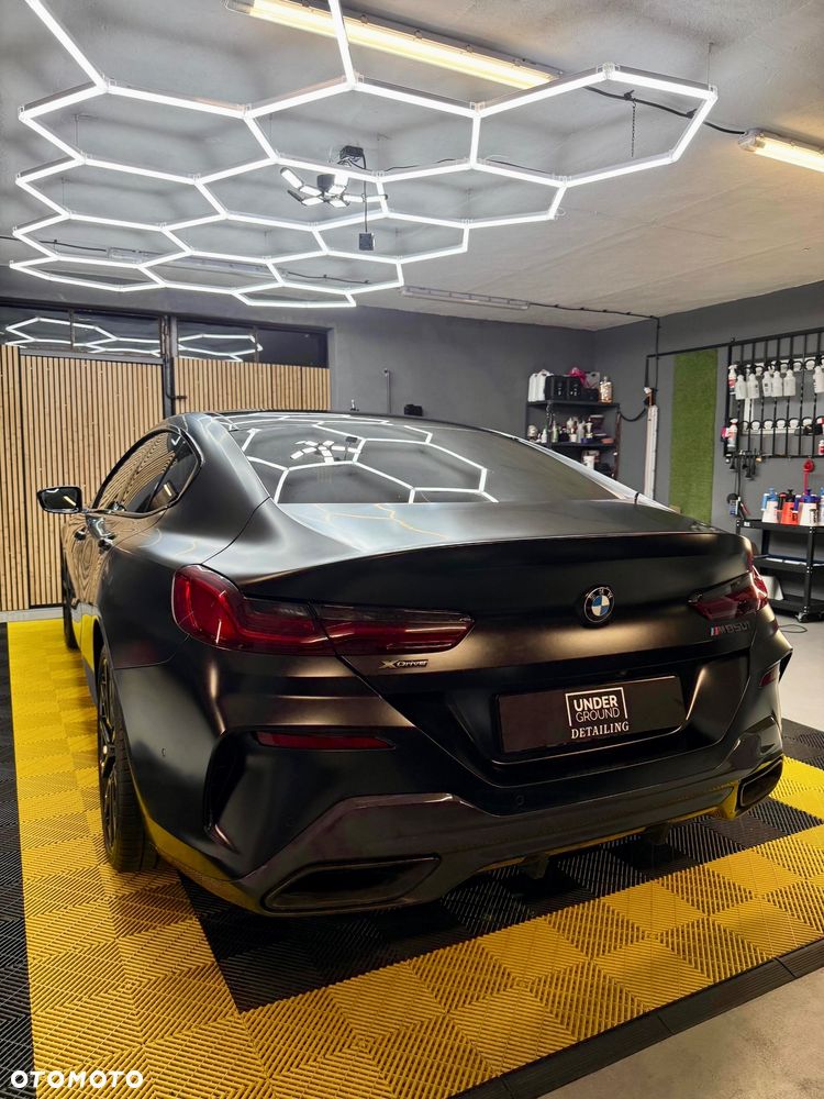 BMW Seria 8 - 34