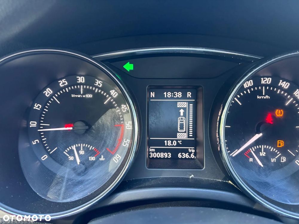 Skoda Superb 2.0 TDI 4x4 Platinum DSG - 25