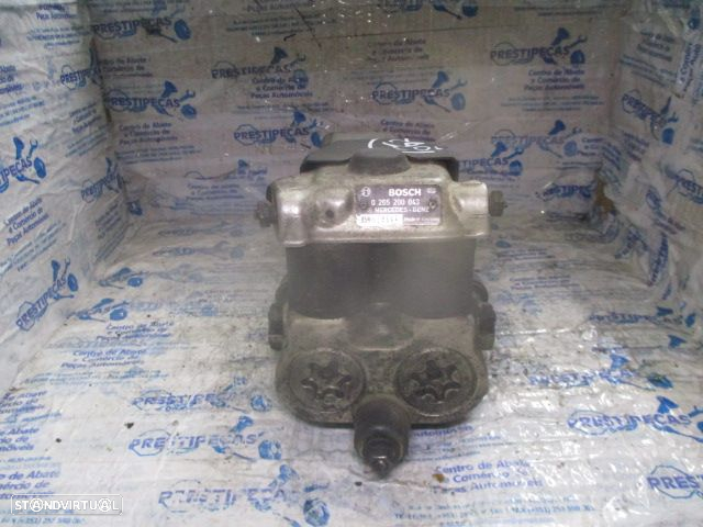 Abs 0265200043 MERCEDES 190 1991 2.0 D MERCEDES W124 1992 2.5D MERCEDES W202 1995 C180i 120CV 4P BRANCO MERCEDES W201 1992 180I 109CV 0P PRETO MERCEDES W201 190D 1991 2.0 75CV 4P CINZA - 2