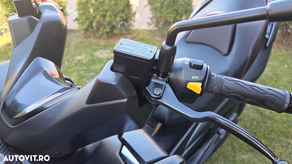 Suzuki AN 400 Burgman - 9