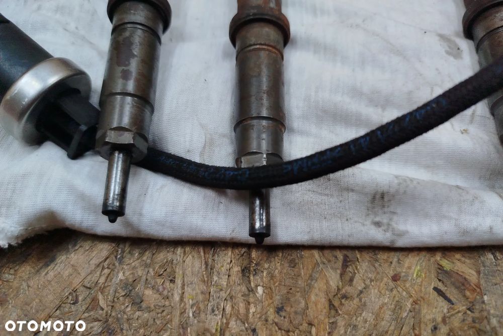 wtryskiwacz wtrysk 076130855X komplet 5 sztuk do Volkswagen Crafter I 2.5 TDI BJL z silnika na chodzie - 6