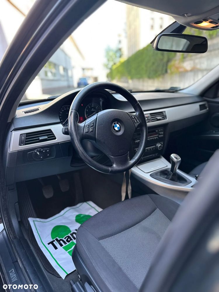 BMW Seria 3 320i - 29