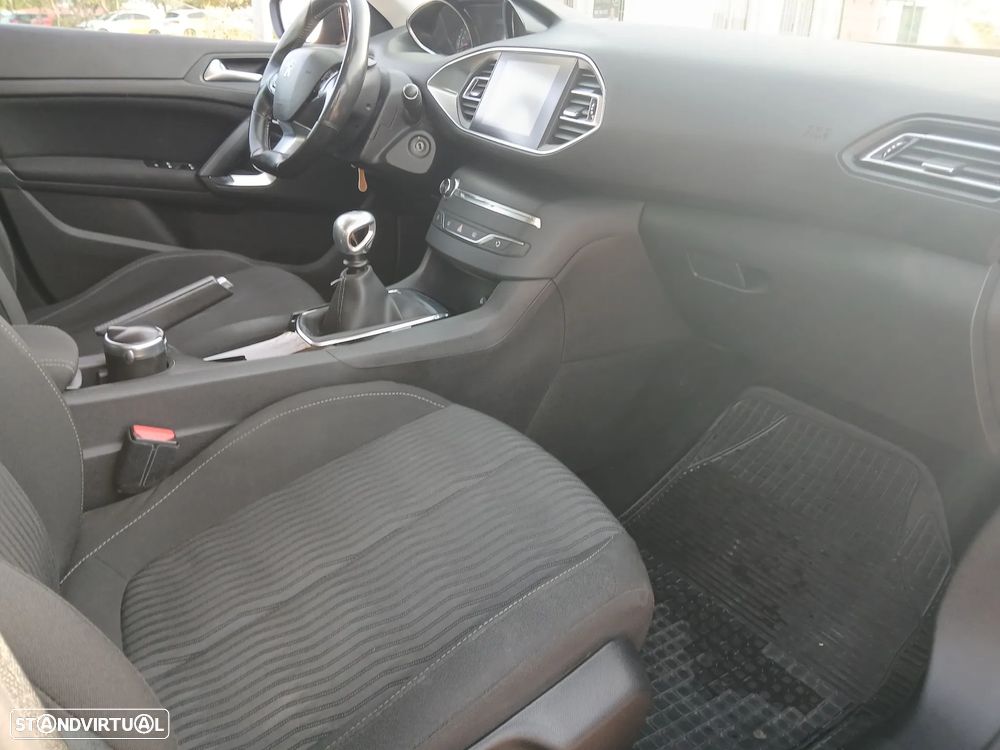 Peugeot 308 1.6 e-HDi Allure - 8
