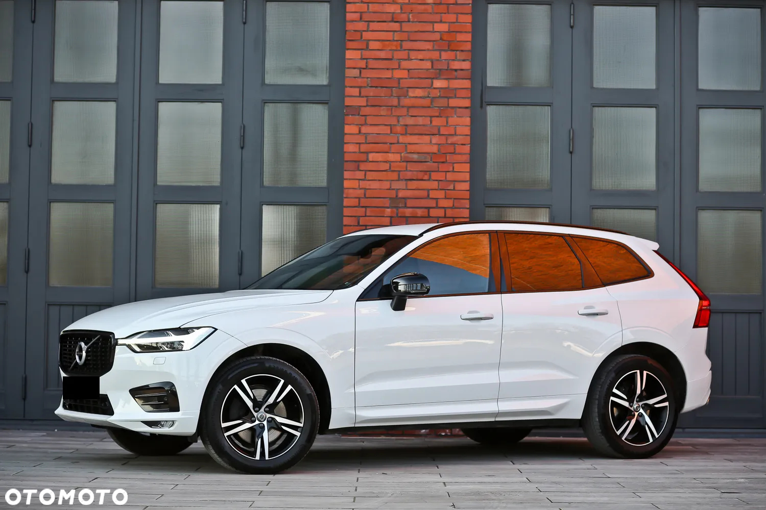 Volvo XC 60 D5 AWD Geartronic RDesign - 9
