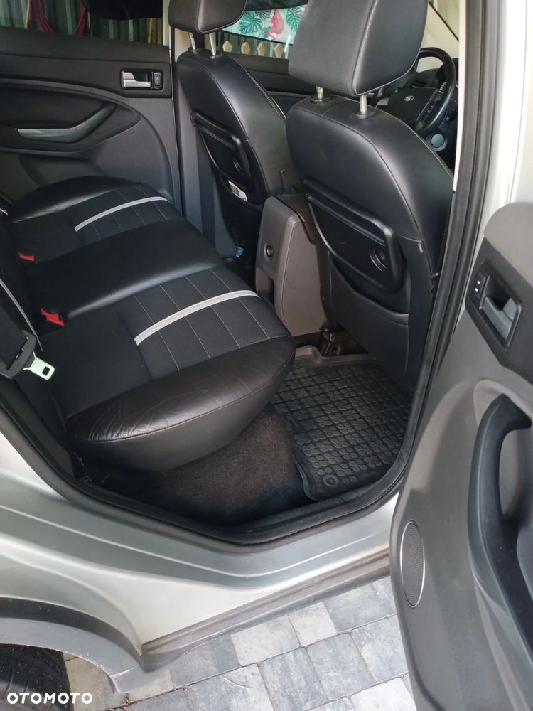 Ford Kuga 2.0 TDCi Titanium - 4