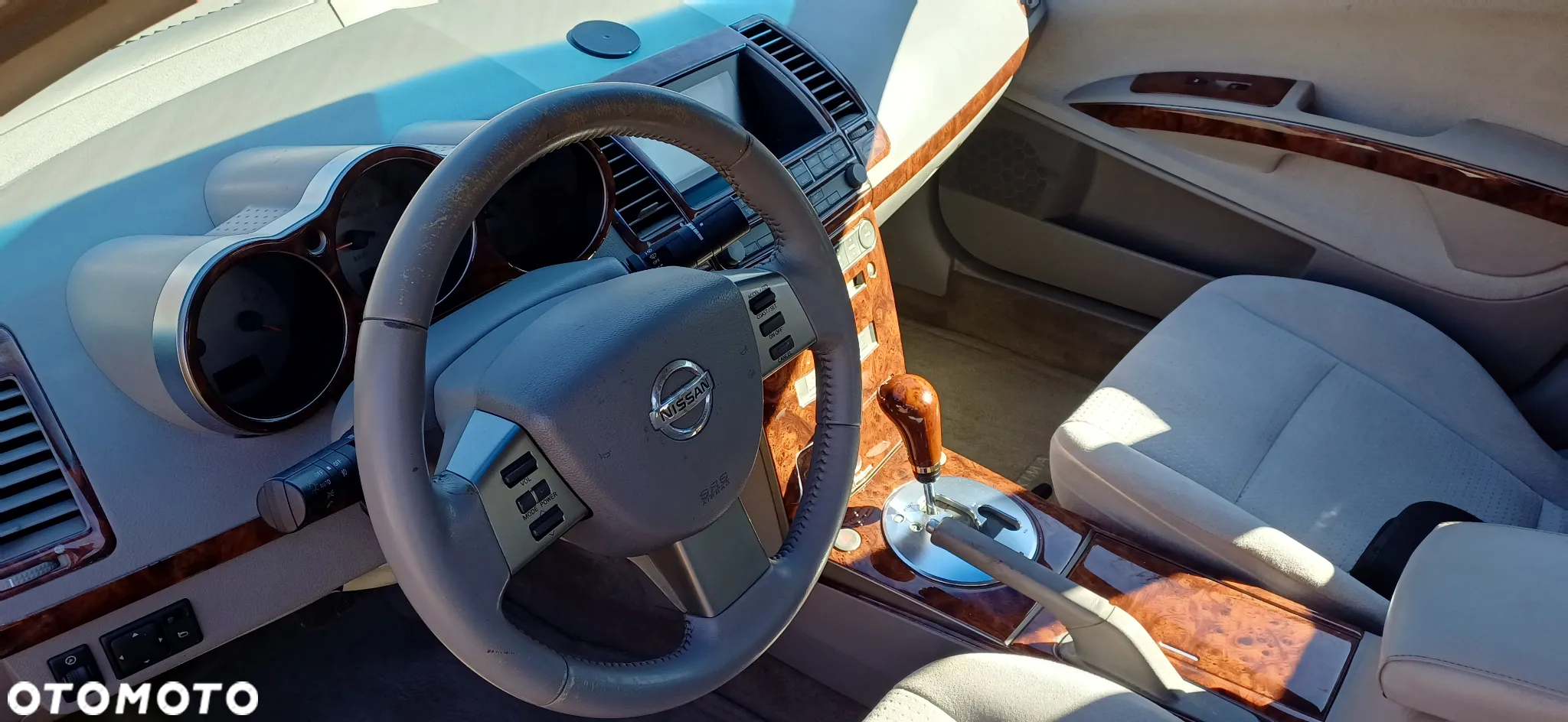 Nissan Maxima 3.5 SE - 15