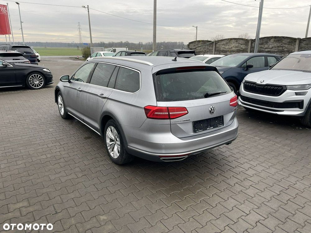 Volkswagen Passat Alltrack 2.0 TDI SCR DSG 4Motion - 4