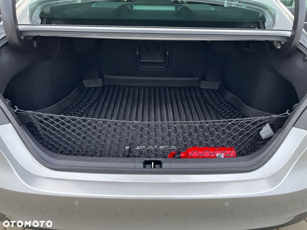 Toyota Camry 2.5 Hybrid Executive CVT - 18