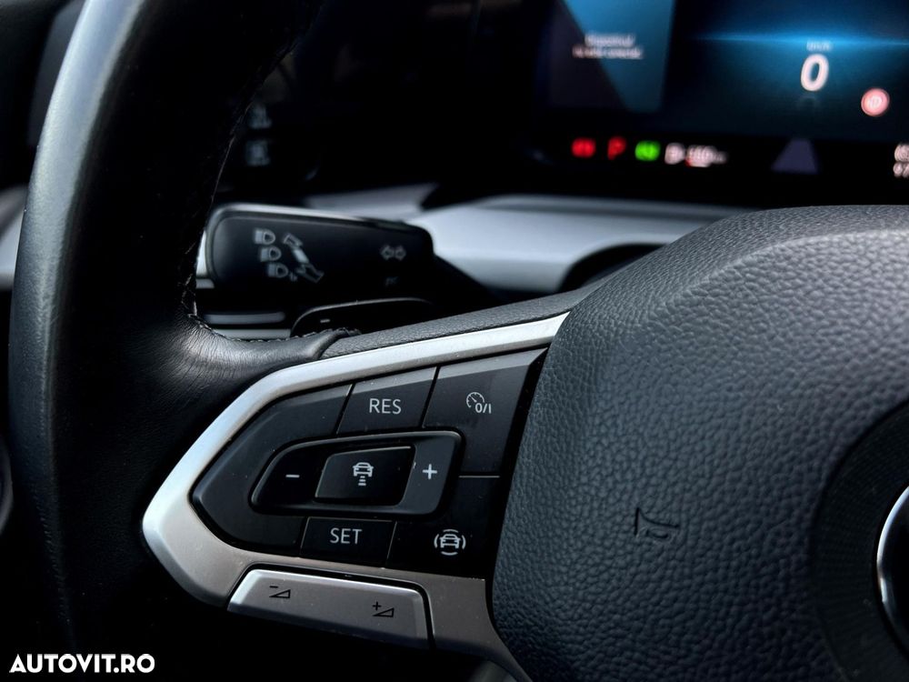 Volkswagen Golf - 33