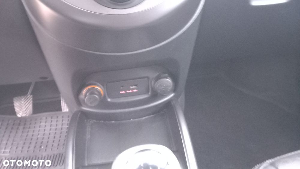 Kia Soul 1.6 CRDI White Collection - 17