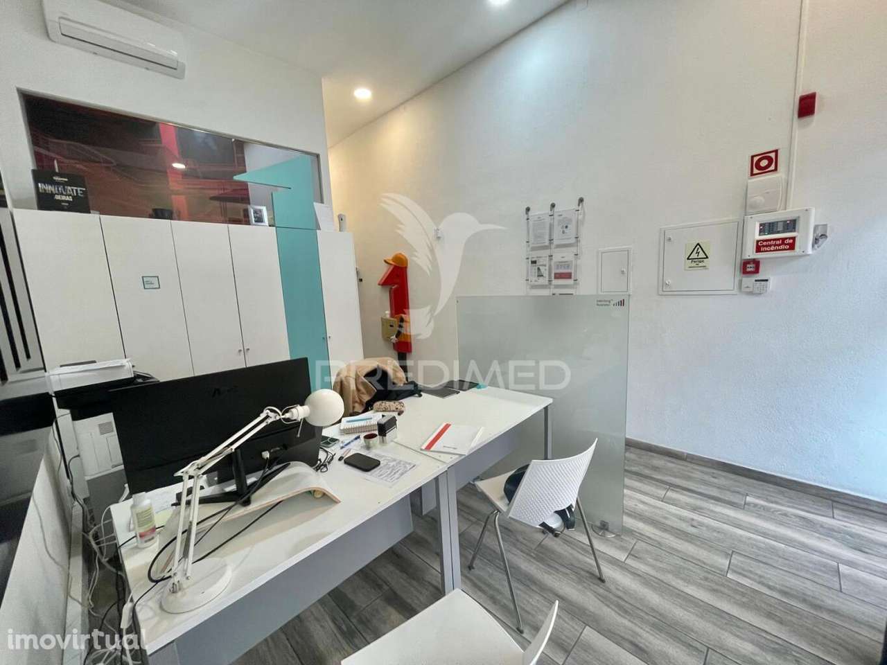 Espaço comercial com 121m2 no centro do Carregado - Grande imagem: 3/20