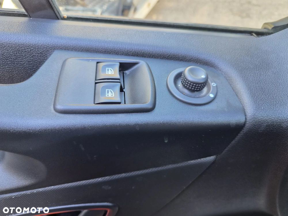 Renault Trafic - 17