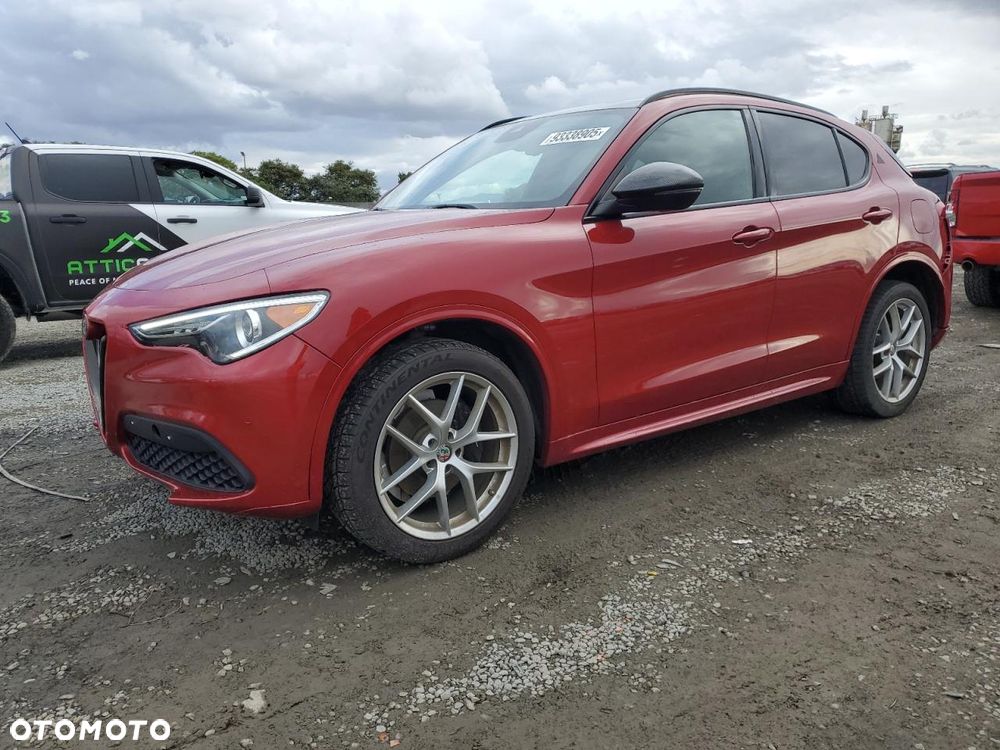 Alfa Romeo Stelvio 2.0 Turbo 16V AT8-Q4 Veloce Ti - 2