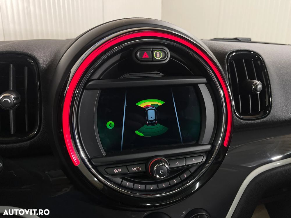 Mini Countryman Cooper S E ALL4 AT - 16