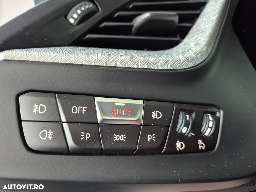 BMW Seria 1 118i Aut. - 34