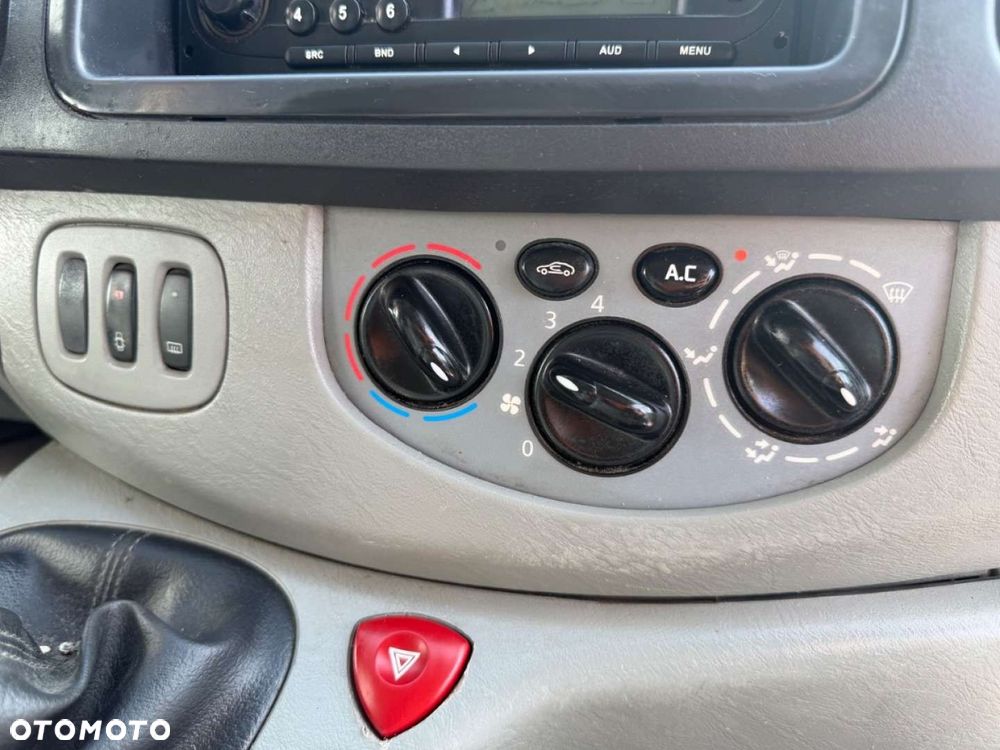 Opel Vivaro - 16