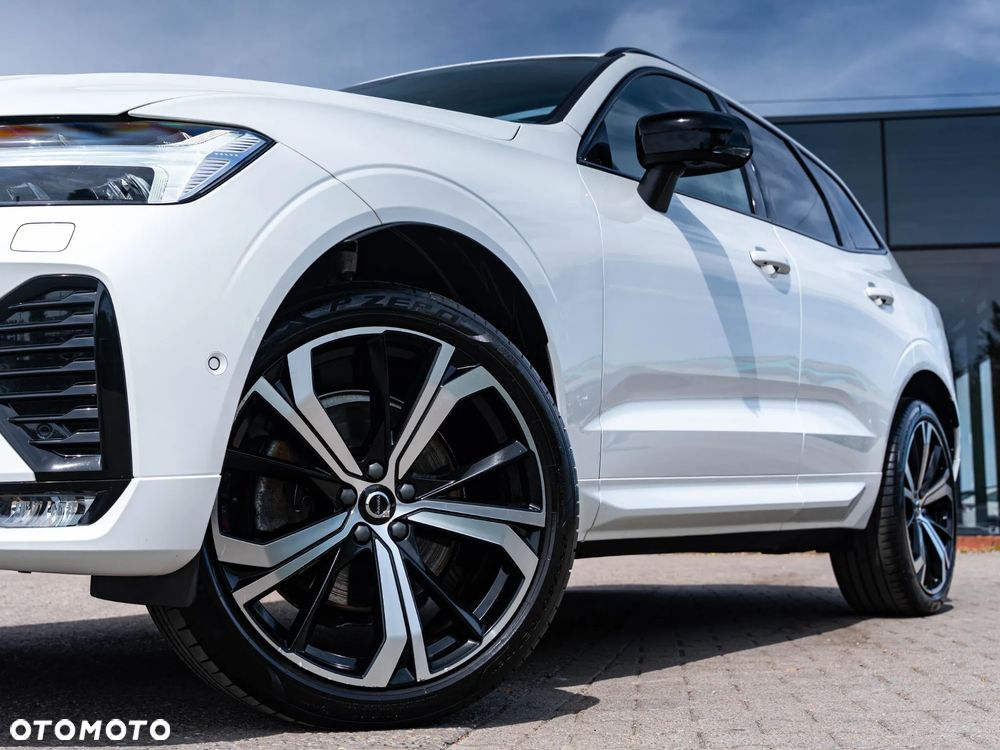 Volvo XC 60 B4 B Plus Dark - 20