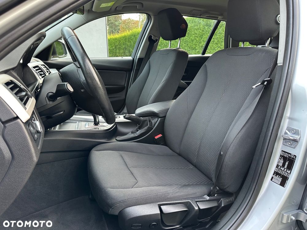 BMW Seria 3 318i Advantage - 15