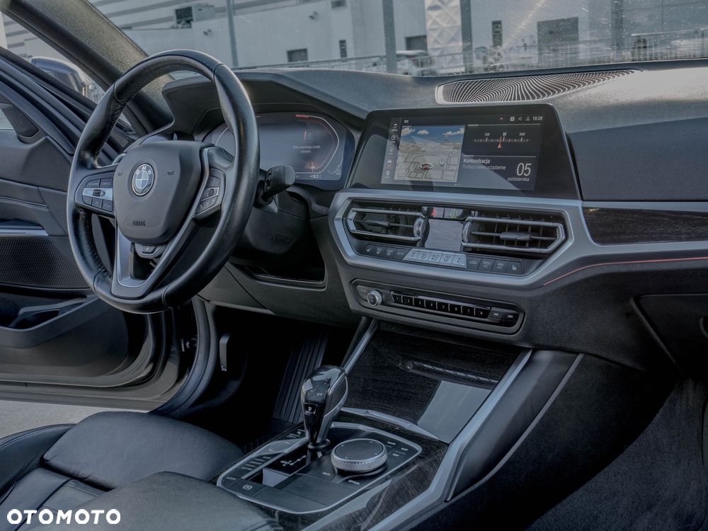 BMW Seria 3 330i xDrive Luxury Line - 5
