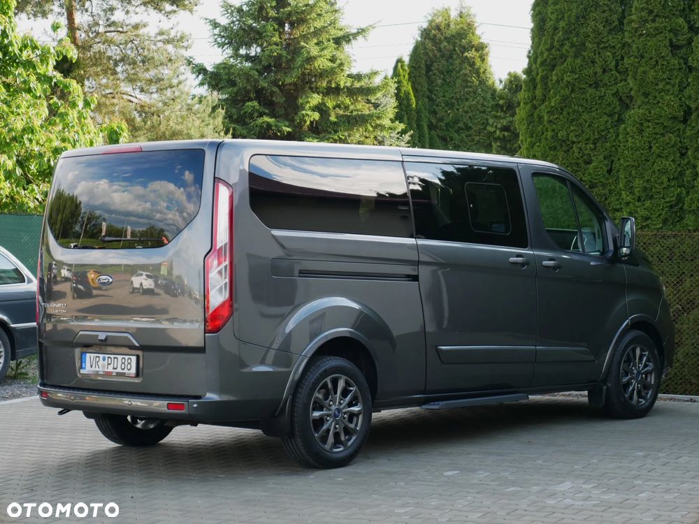 Ford Tourneo Custom 320 L2H1 VA Autm Titanium - 11