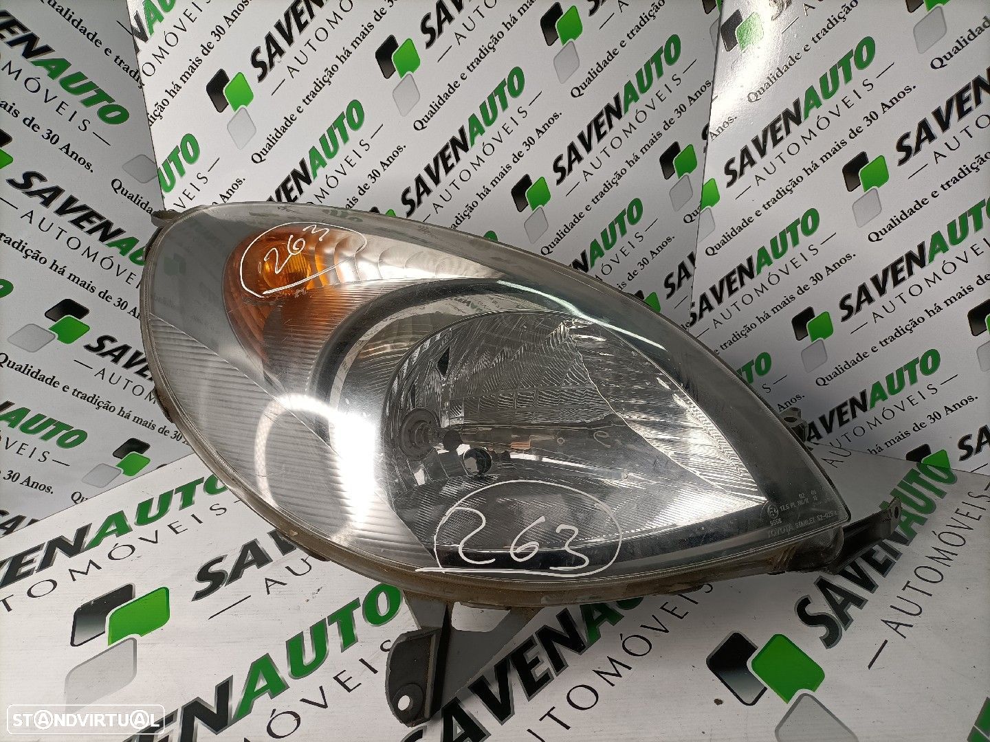Farol Dto Toyota Yaris (_P9_) - 1