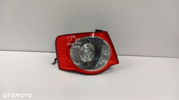 VW JETTA SEDAN LAMPA TYŁ LEWA LED