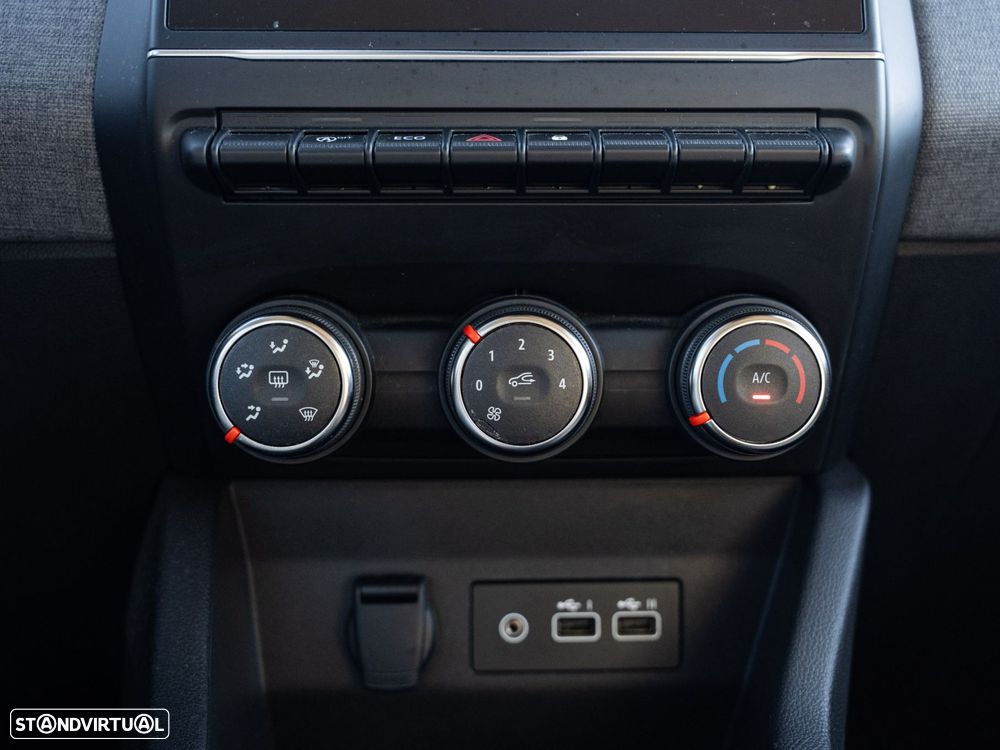 Renault Clio 1.0 TCe Evolution - 32