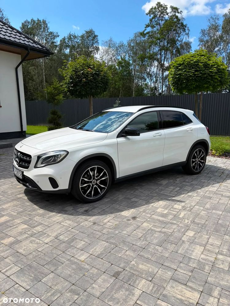 Mercedes-Benz GLA 220 4-Matic - 3