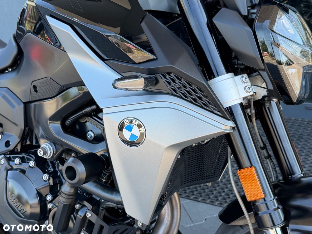 BMW F - 19