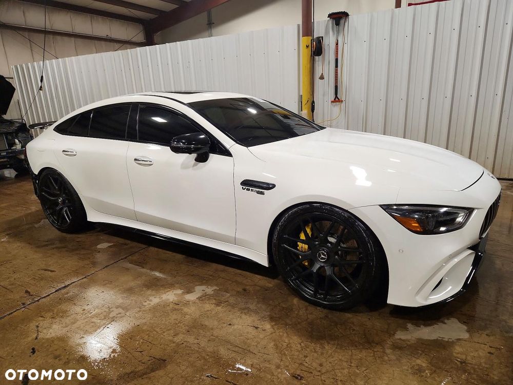 Mercedes-Benz AMG GT - 3
