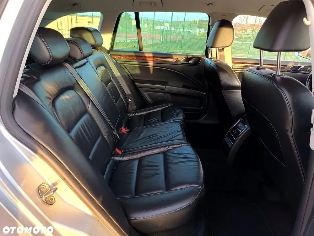 Skoda Superb 2.0 TDI DSG Exclusive - 22