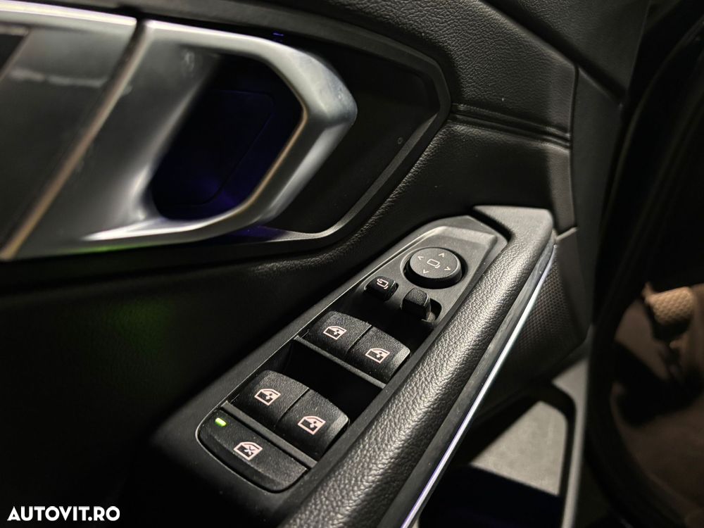 BMW Seria 3 320i xDrive AT - 9