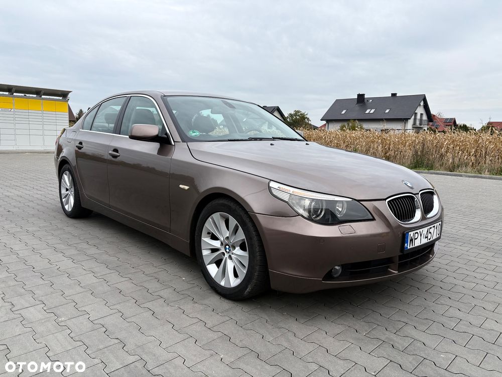 BMW Seria 5 545i - 12