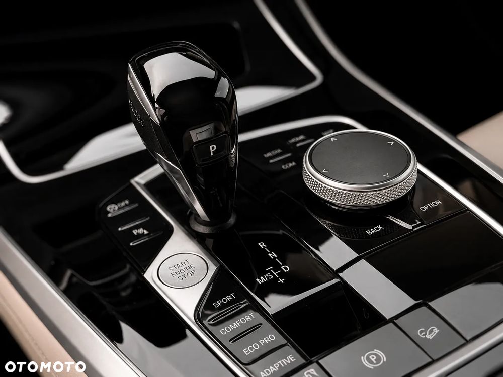 BMW X5 xDrive40d mHEV - 17
