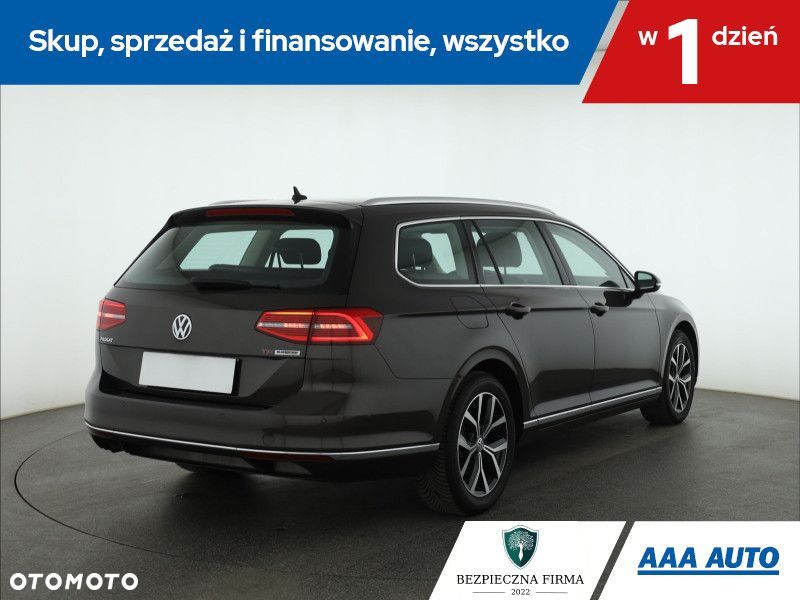 Volkswagen Passat Variant - 7