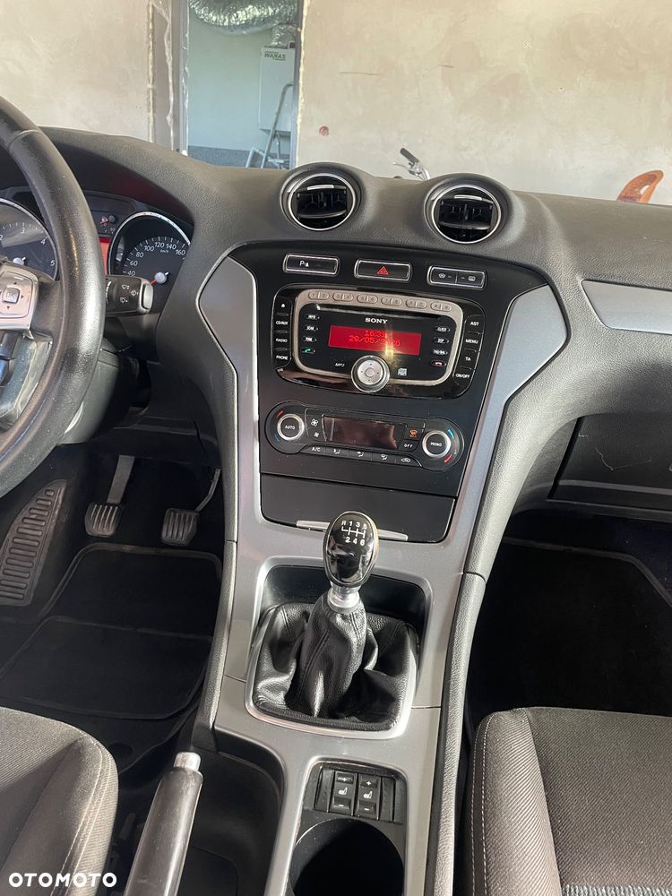 Ford Mondeo 2.0 TDCi Titanium - 11