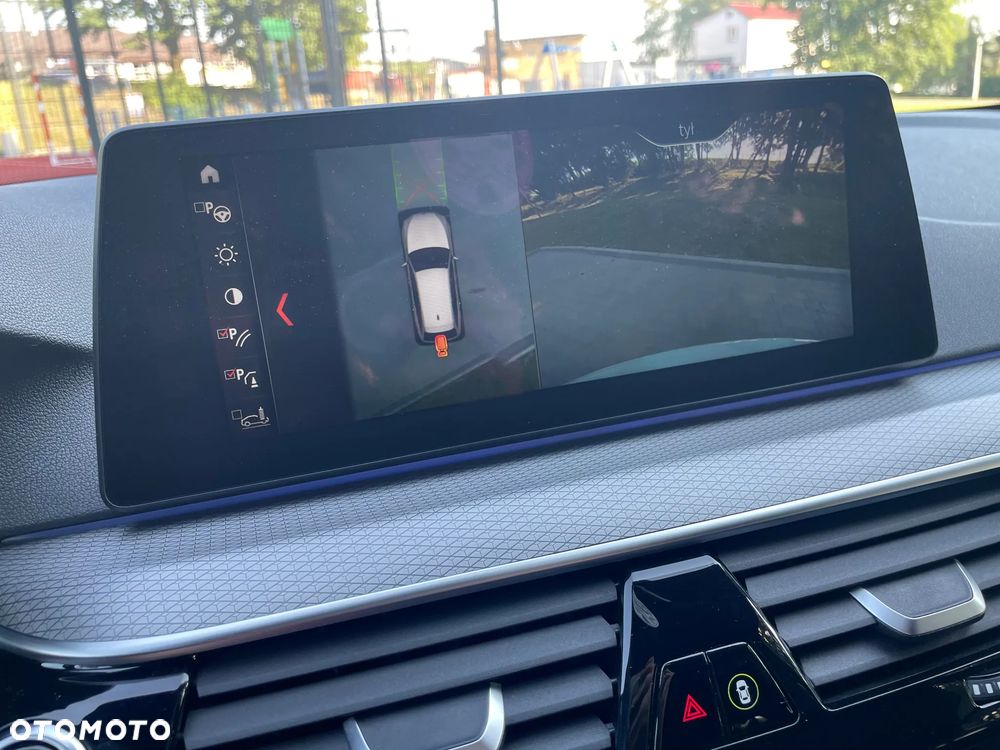 BMW Seria 5 520d xDrive M Sport sport - 11