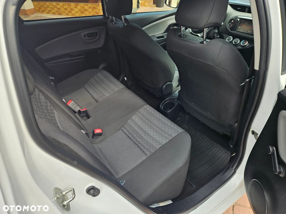 Toyota Yaris 1.33 Premium - 13