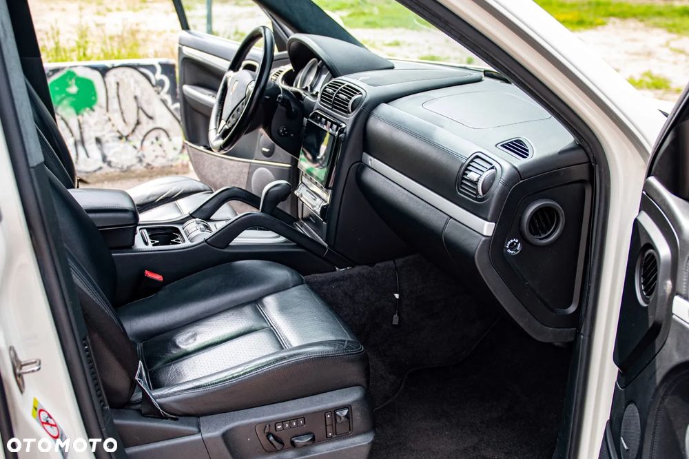 Porsche Cayenne Turbo - 23